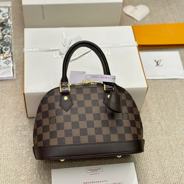 l alma bb new arrival bag size: 24×18cm