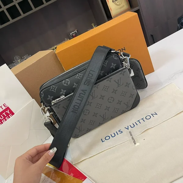 Louis men crossbody bag