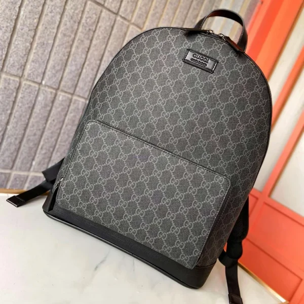GG new arrival man backpack bag size :32*40*15 cm