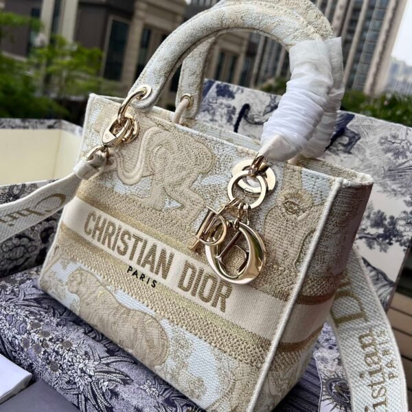 Dior Lady D lite handbag 24*20*11